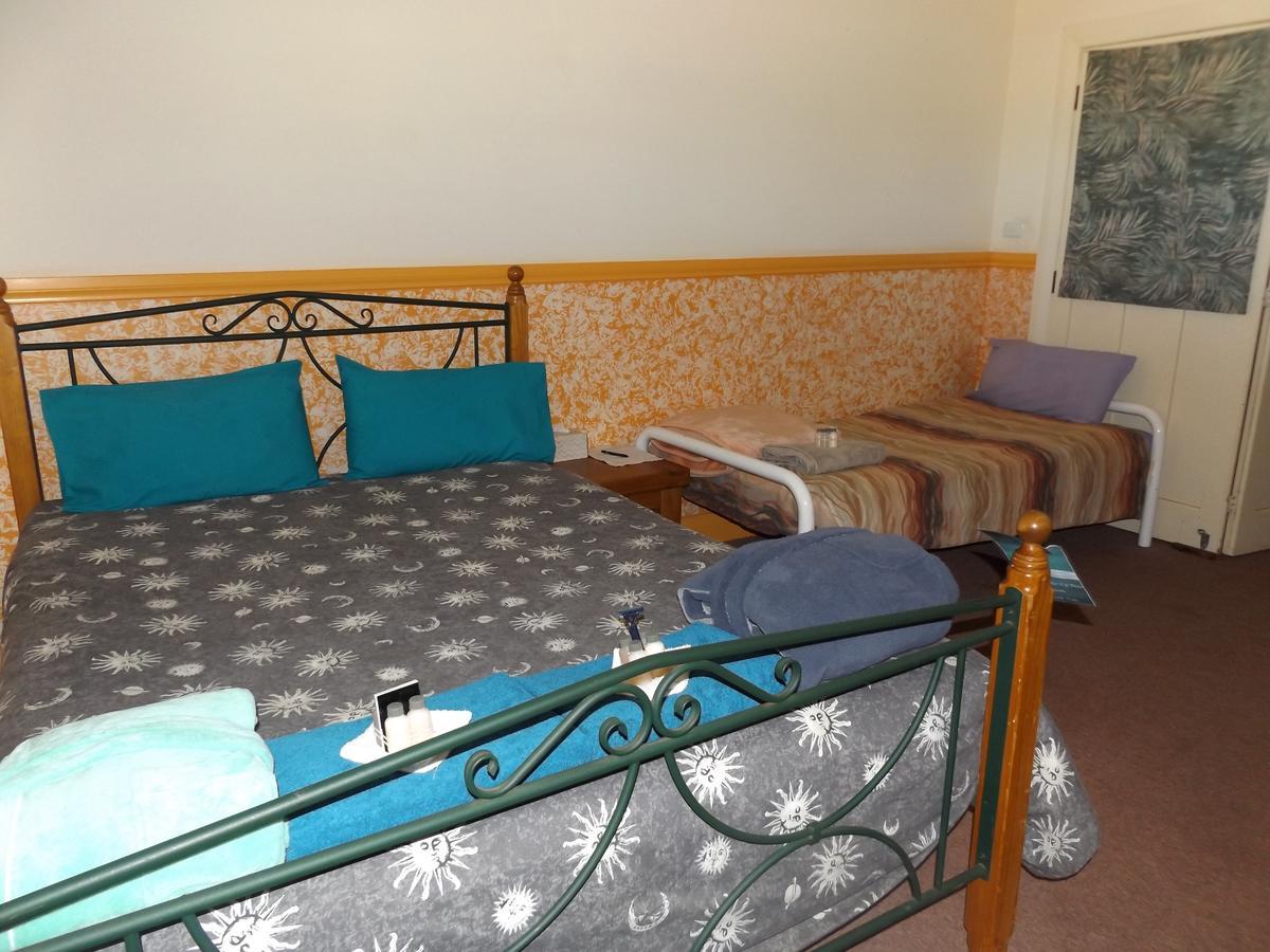 Queen Of The Murchison Guest House & Cafe Cue Esterno foto
