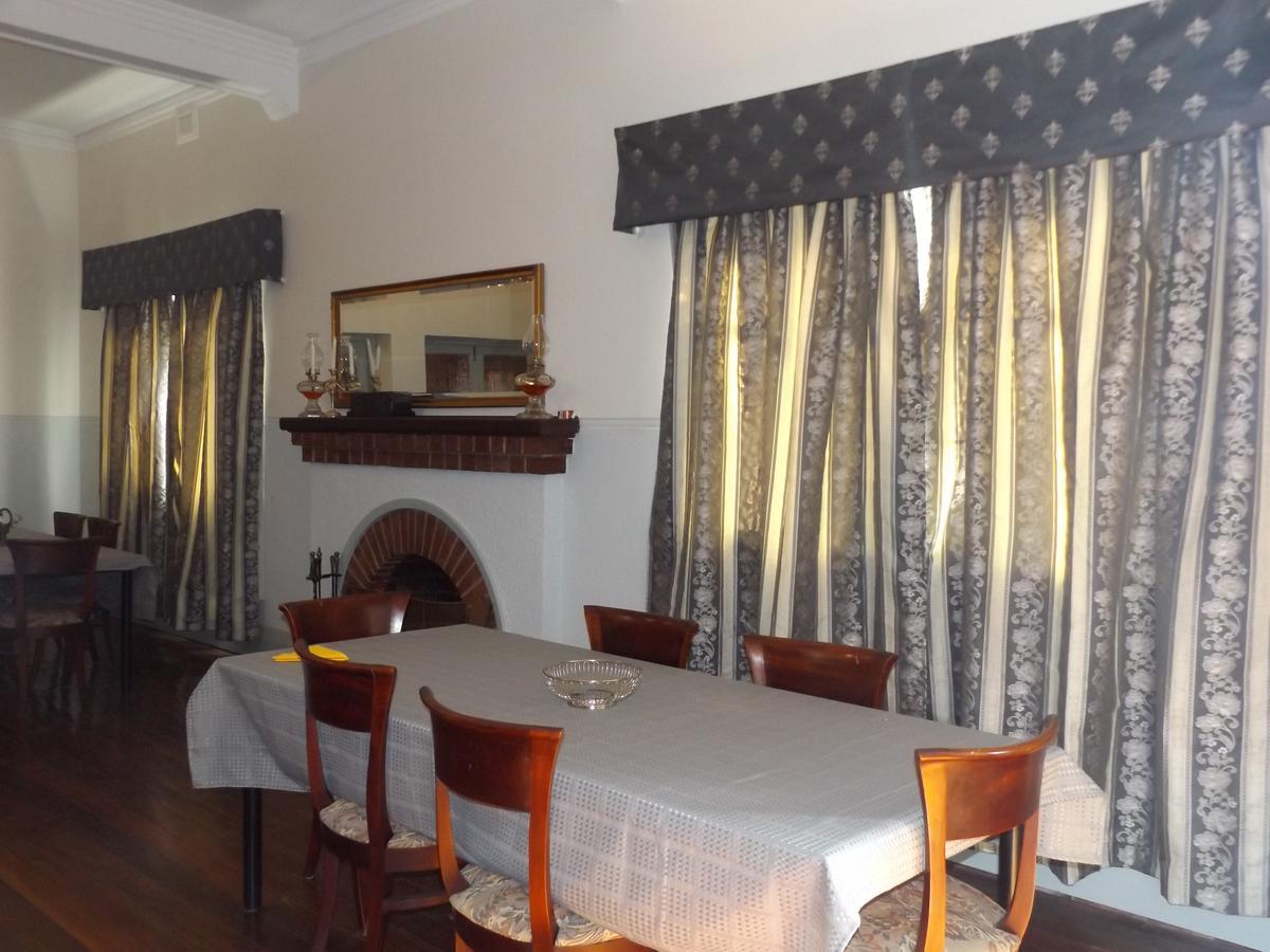 Queen Of The Murchison Guest House & Cafe Cue Esterno foto