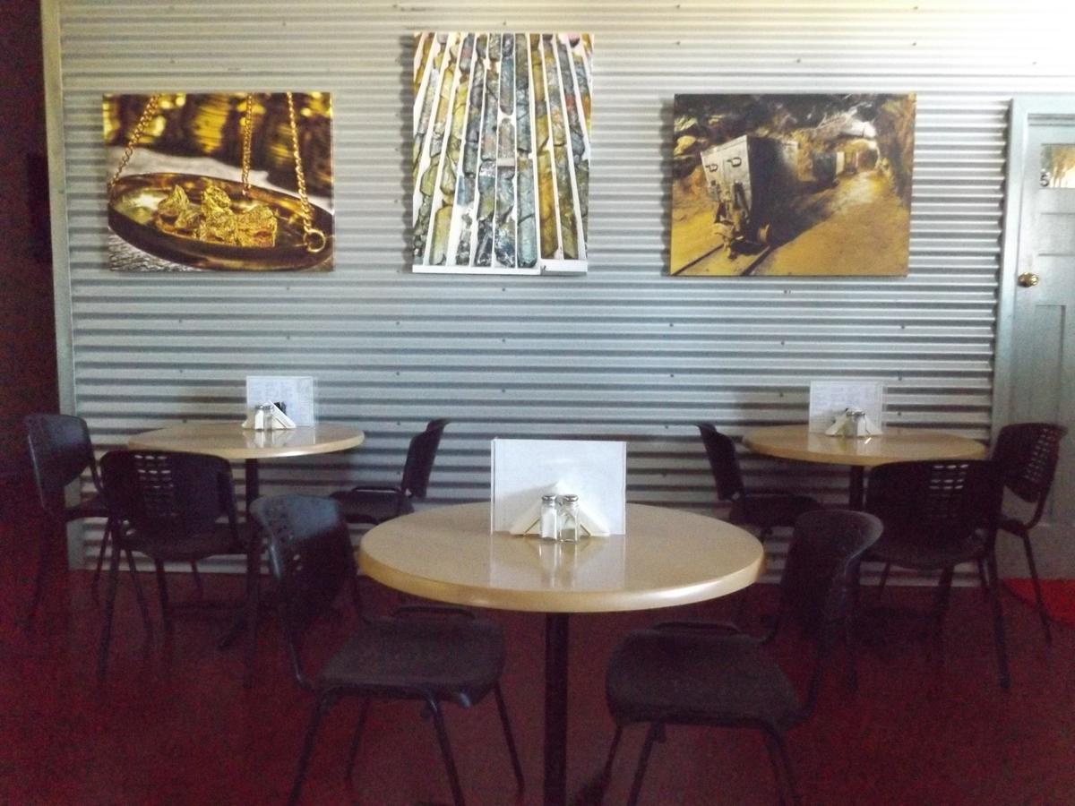Queen Of The Murchison Guest House & Cafe Cue Esterno foto